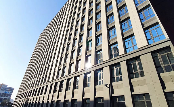 “粘錨托”三位一體 提升教育建筑“安全感”.jpg