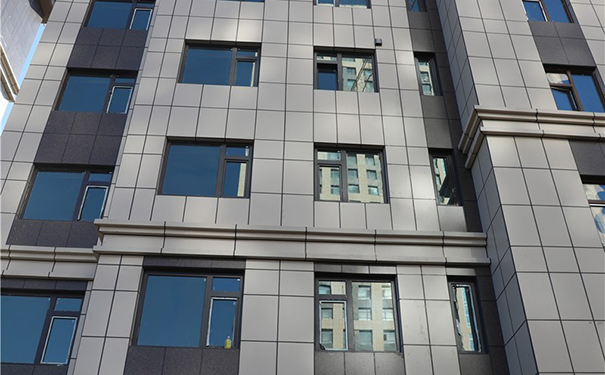 一體板外墻人工多少錢(qián)一平方米?